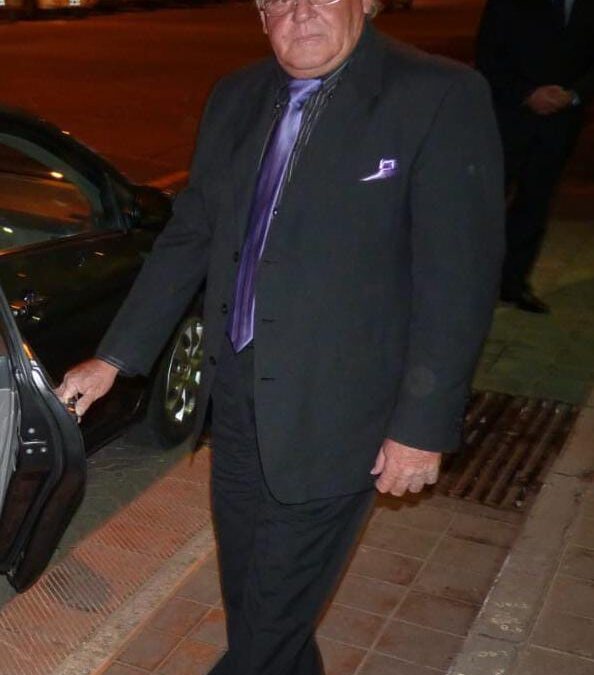 HUGO J. DOELLO